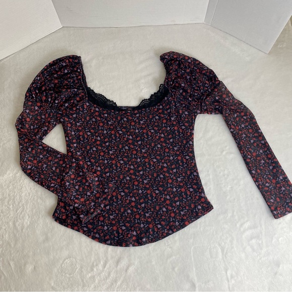 Maeve Floral Ballon Shoudlers Bell Sleeves Top with Lace Detail Size M - Picture 5 of 17